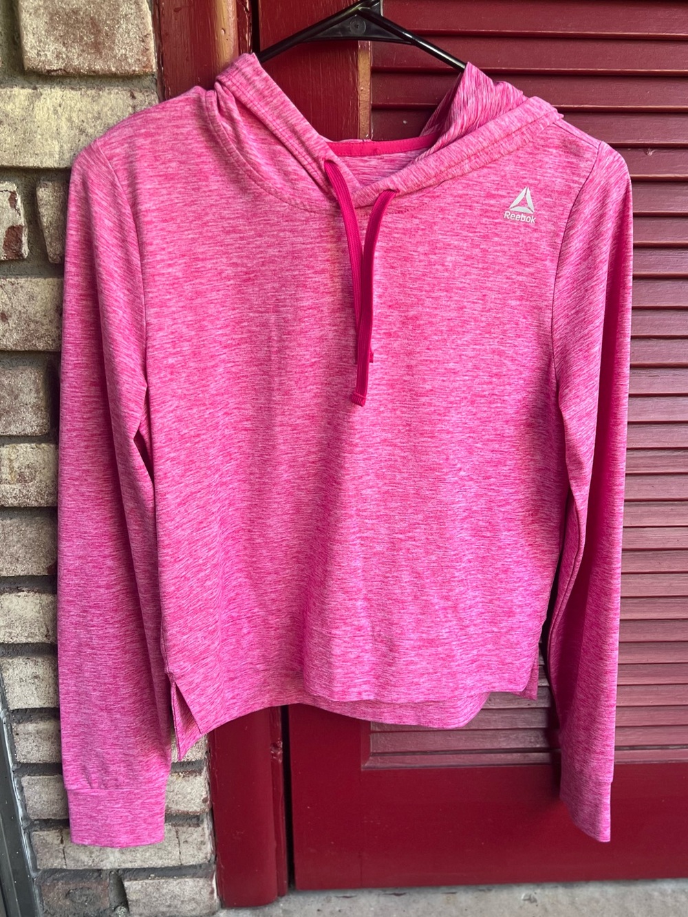 Reebok Extra Small Women’s Pink Hooded Pullover Long Sleeve Sweatshirt